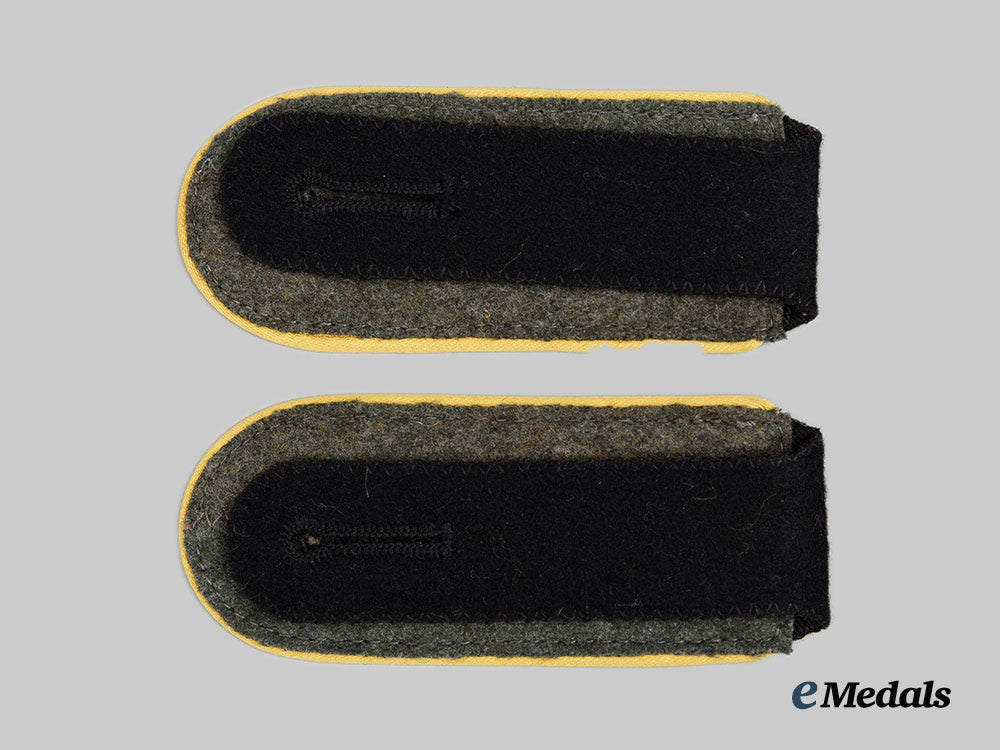 germany,_ss._a_set_of_waffen-_ss_signals_enlisted_personnel_shoulder_straps_ai1_8240
