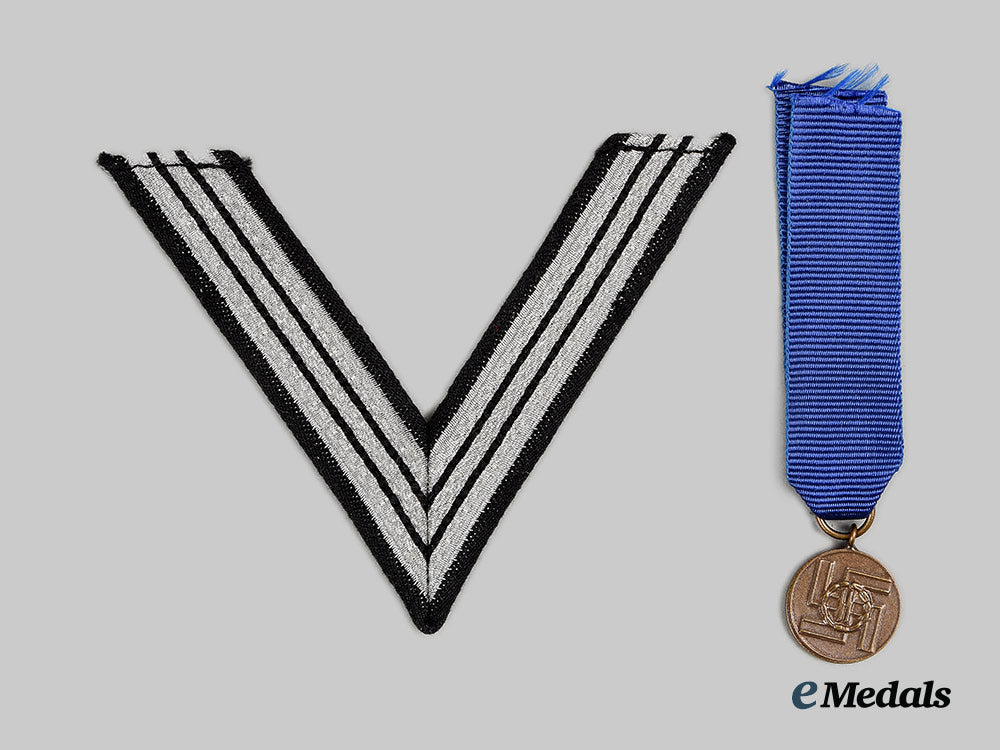 germany,_ss._an_honour_chevron_for_old_fighters,_with_miniature8-_year_long_service_medal_ai1_8258_1