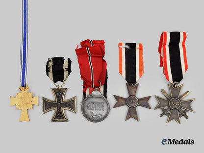 germany,_wehrmacht._a_mixed_lot_of_decorations_ai1_8337_2