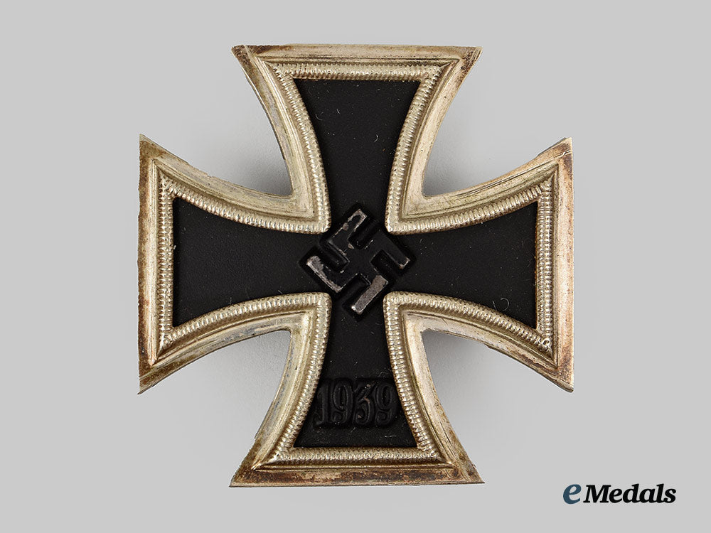 germany,_wehrmacht._a1939_iron_cross_i_class,_with_case,_by_paul_meybauer_ai1_8386_1
