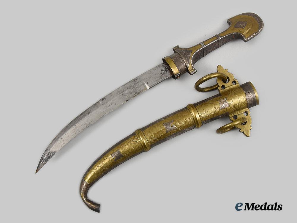 morocco,_kingdom._a_silver_khanjar_ai1_8425