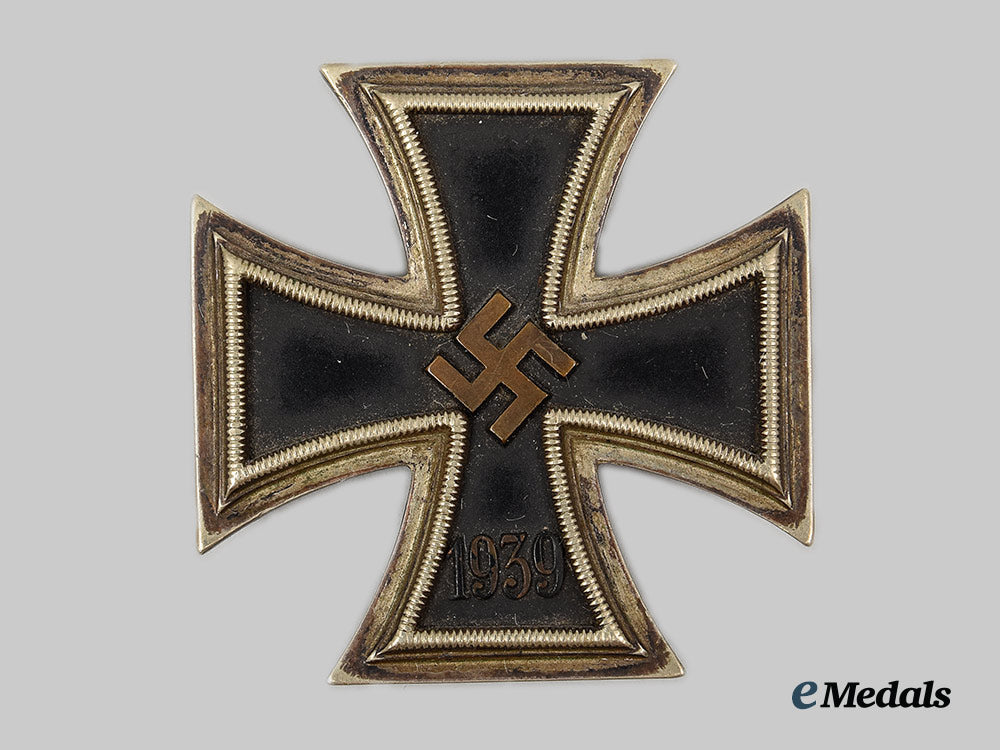 germany,_wehrmacht._a1939_iron_cross_i_class,_with_case,_by_wilhelm_deumer_ai1_8429_1