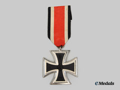 Germany, Wehrmacht. A Mint 1939 Iron Cross Ii Class, Lug Variant