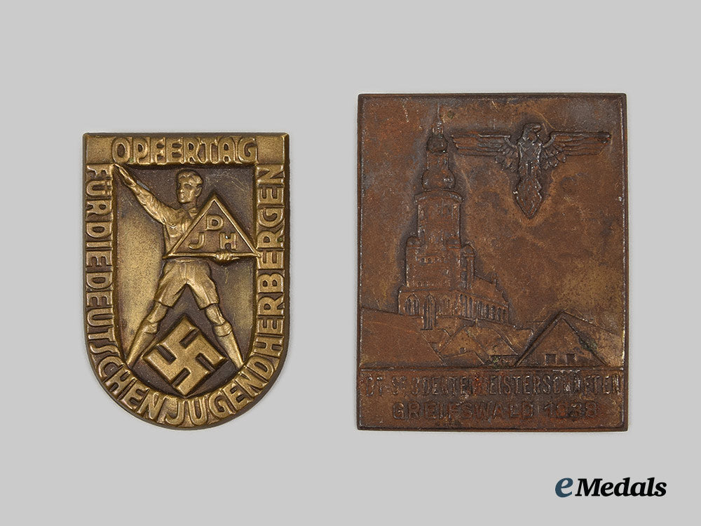 germany,_third._a_pair_of_commemorative_youth_badges_ai1_8658