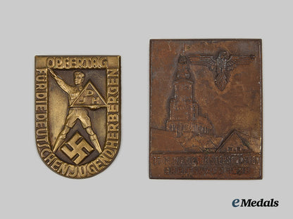 germany,_third._a_pair_of_commemorative_youth_badges_ai1_8658