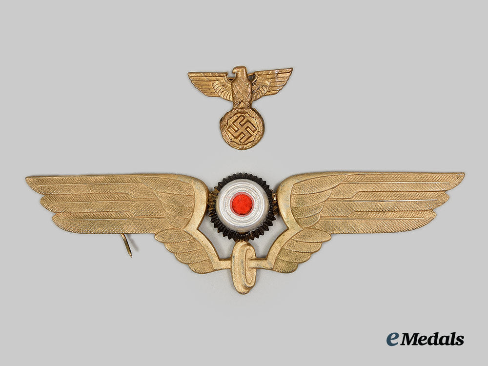 germany,_third_reich._a_set_of_reichsbahn_cap_insignia_ai1_8700_1