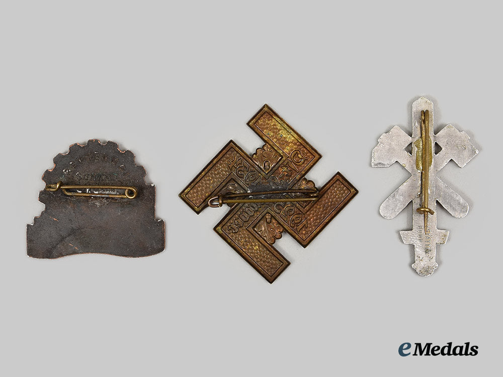 germany,_third_reich._a_mixed_lot_of_badges_ai1_8733_1