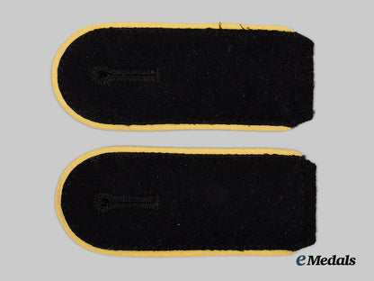germany,_ss._a_mint_set_of_waffen-_ss_signals_enlisted_personnel_shoulder_straps_ai1_8996