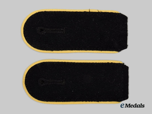 germany,_ss._a_mint_set_of_waffen-_ss_signals_enlisted_personnel_shoulder_straps_ai1_8996