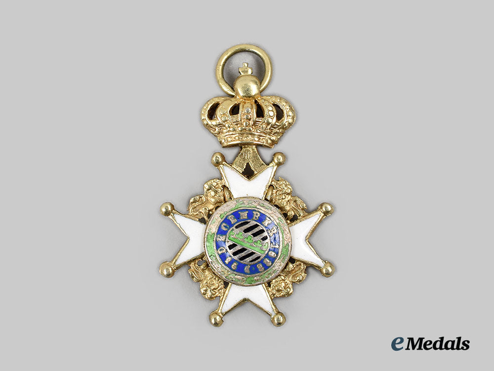 saxe-_ernestine,_duchy._a_miniature_house_order_of_saxe-_ernestine,_with1914/18_clasp,_c.1918_ai1_9198_1_1_1