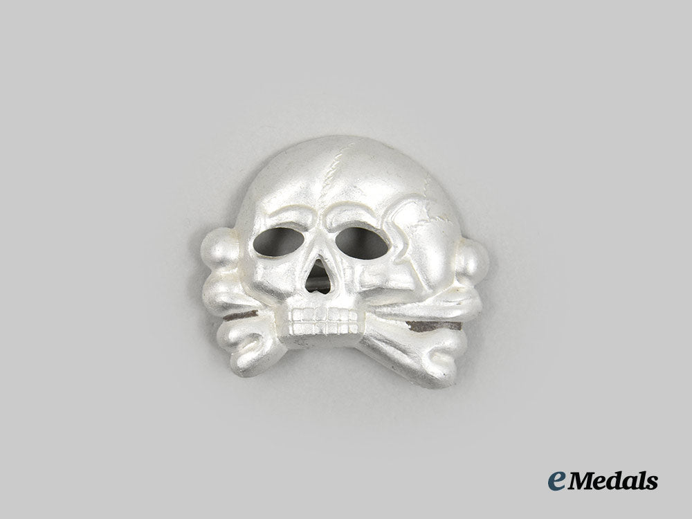 germany,_ss._a_first_pattern_visor_cap_totenkopf_insignia_ai1_9307_1