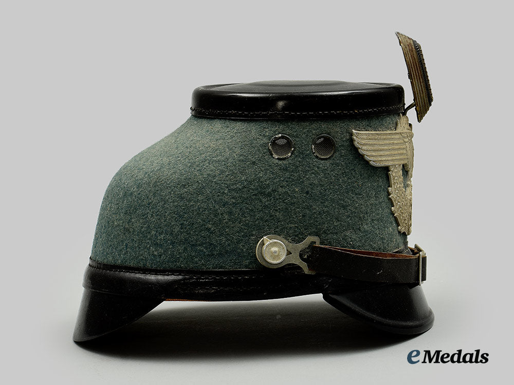germany,_ordnungspolizei._an_em/_nco’s_shako,_by_h._becker_ai1_9987