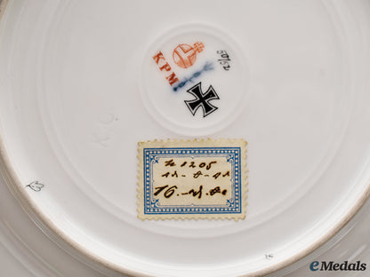 germany,_imperial._a_first_world_war_iron_cross_saucer,1914_by_kpm_ai23__mnc4371