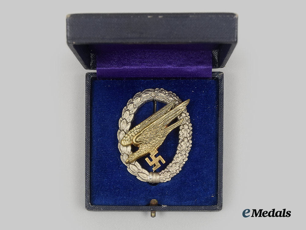germany,_luftwaffe._a_fallschirmjäger_badge,_with_case,_by_imme&_sohn_ai23_cbb_7481