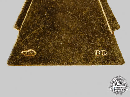 finland,_france,_thailand,_united_states._a_lot_of_five_awards_ai_061