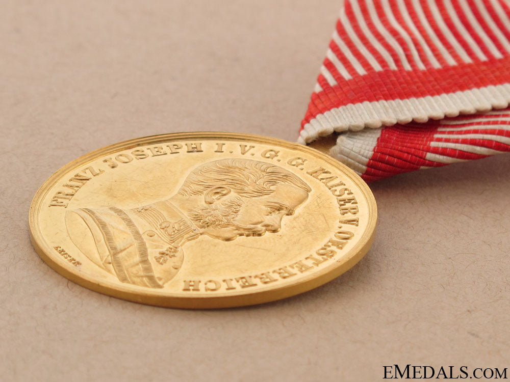 golden_bravery_medal–_in_gold_ambm1000d.jpg5049f08edadba