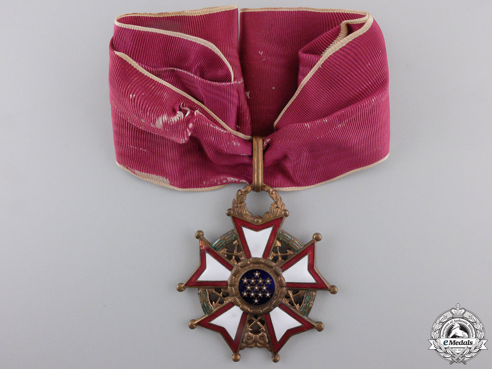 an_american_legion_of_merit;_commander's_neck_badge_an_american_legi_552bee9f4d181
