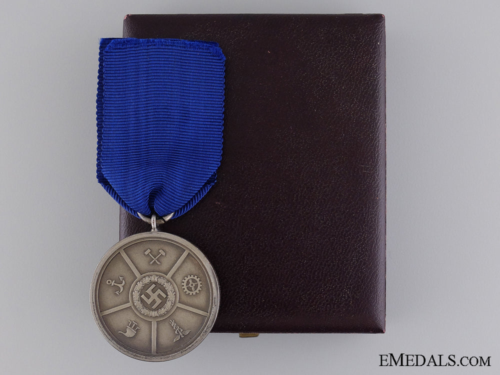 an_anhalt_industry_chamber_of_commerce_faithful_work_service_medal_an_anhalt_indust_53fc888e6a7ef