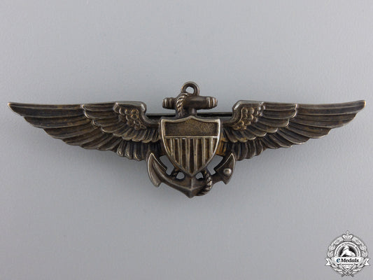 an_early1930'_s_american_navy_pilot's_wing_an_early_1930_s__552e79604709f