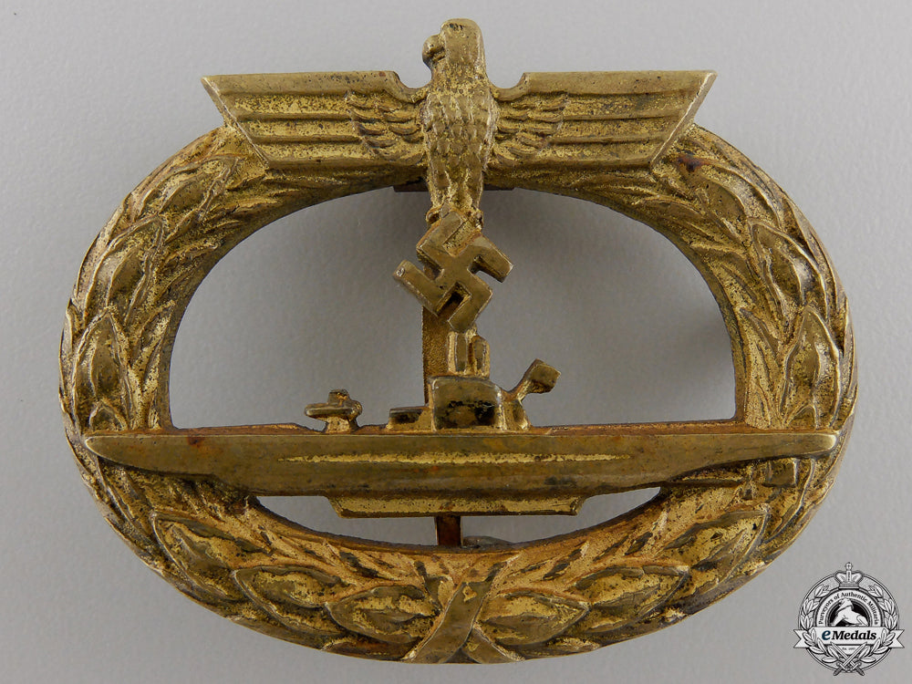 a_kriegsmarine_submarine_war_badge_by_schwerin_an_early_kriegsm_554b66541ae70