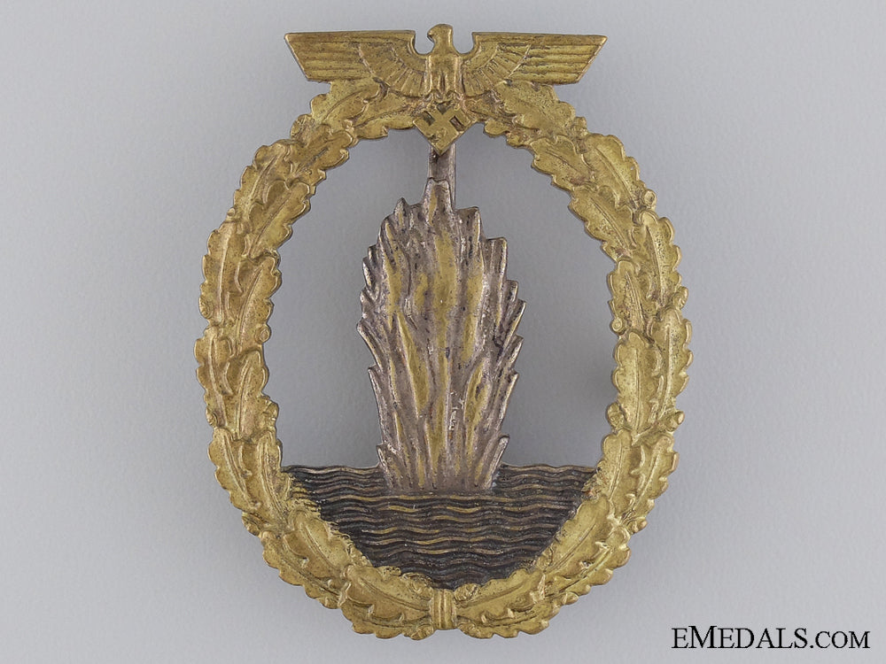 an_early_war_kriegsmarine_mine_sweeper_badge_an_early_war_kri_53ff4a36f32ee