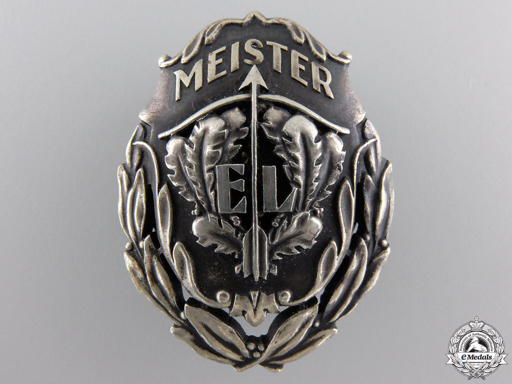 estonia._a_sharp_shooter's_champion_badge_an_estonian_shar_55198507ae21d_1