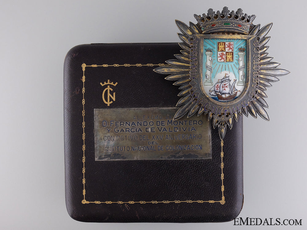 an_institute_for_hispanic_culture_award;_fascist_party_recipient_an_institute_for_53f75781b138f