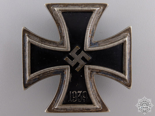 an_iron_cross_first_class1939;_brass_core_an_iron_cross_fi_54f9ef9c4e1f1