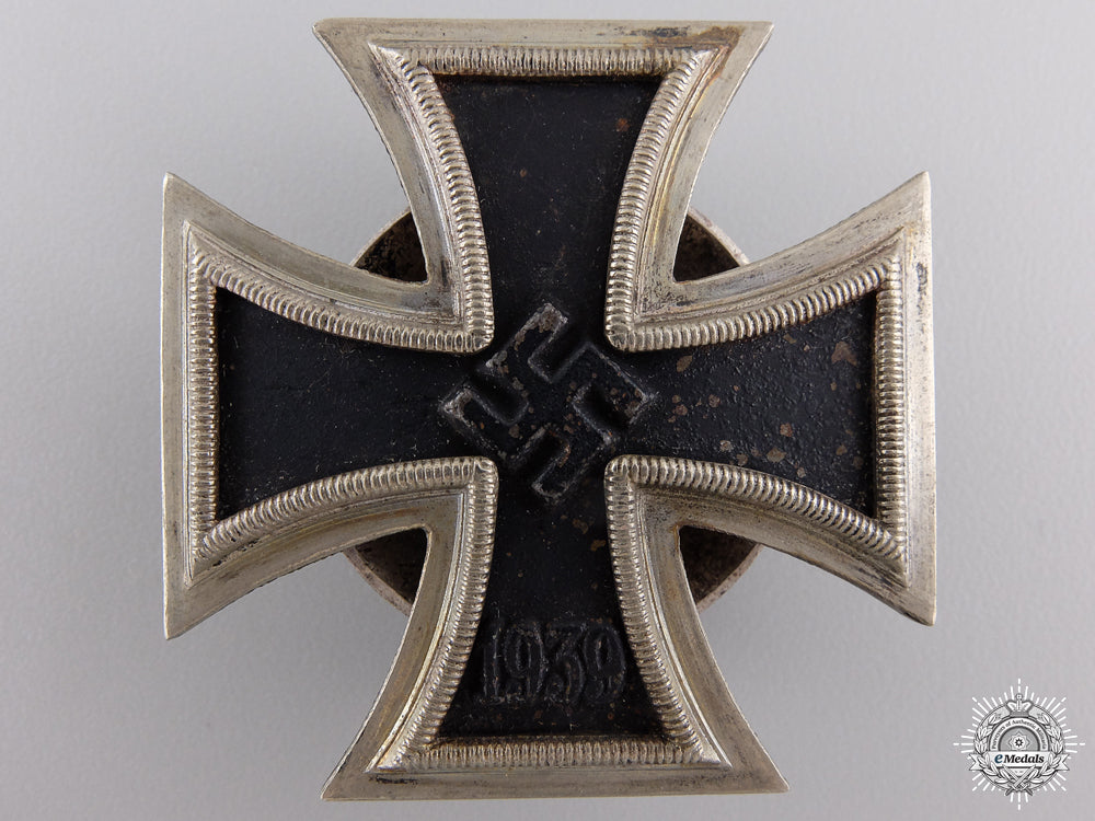 an_iron_cross_first_class1939_by_p._meybauer,_berlin_an_iron_cross_fi_54fb1fbdcc5f7