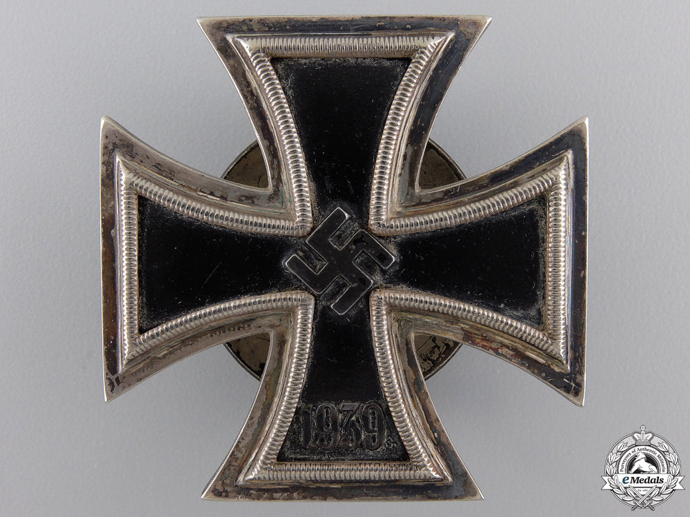 an_iron_cross_first_class1939_by_rudolf_w¡__chtler&_lange_an_iron_cross_fi_5510602b5549e