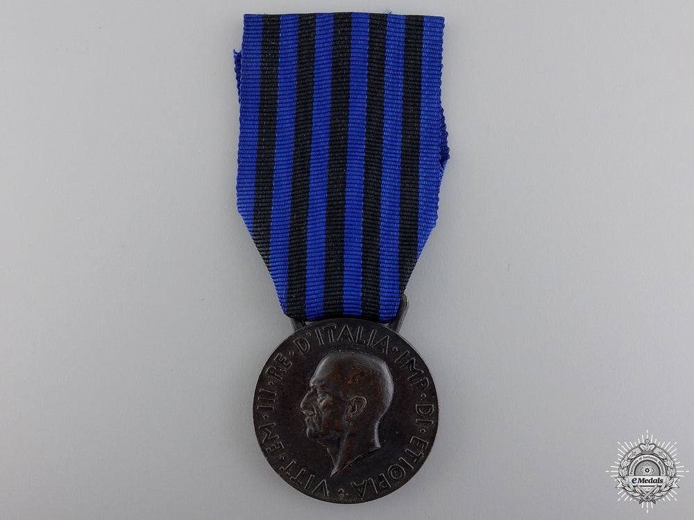 an_italian_campaign_medal_for_east_africa_an_italian_campa_54c2a4f674a60