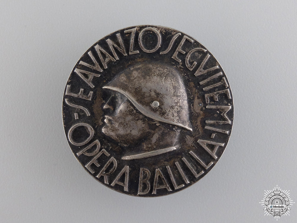 an_italian_fascist_badge_an_italian_fasci_54774191d84af