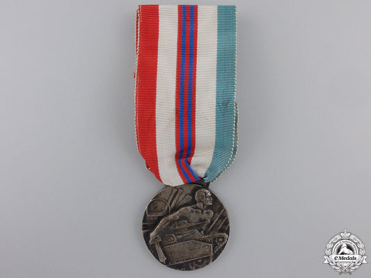 italy,_fascist_state._a_mantua_infantry_division_medal_an_italian_mantu_552408ac80ced