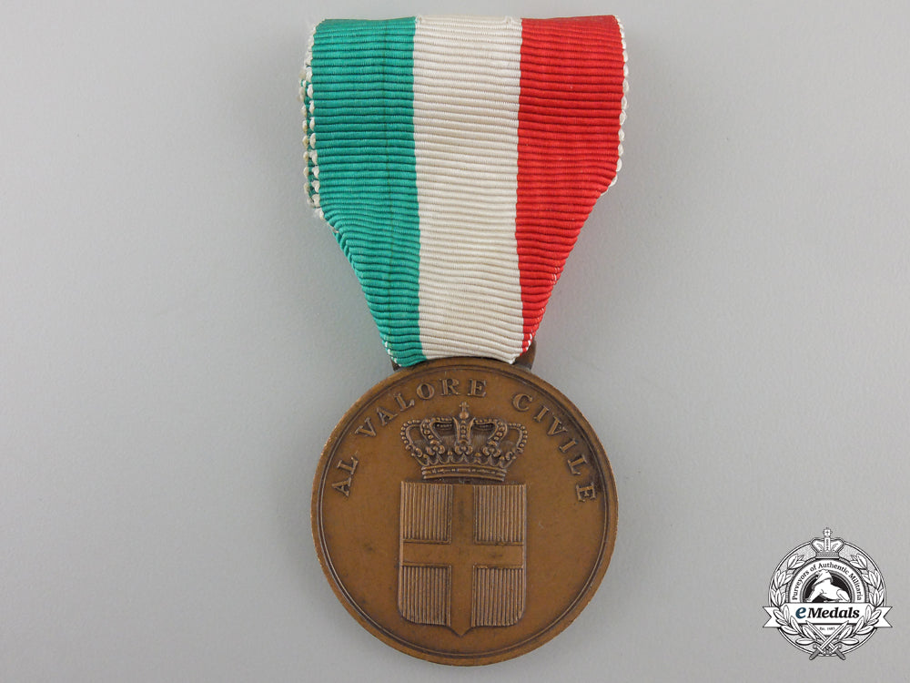 an_italian_medal_for_civil_valour;_bronze_grade_an_italian_medal_55d1dae97a59e