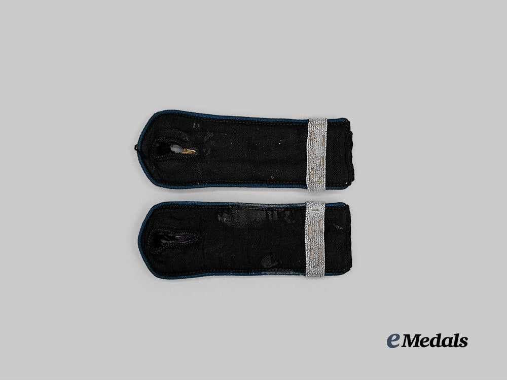 germany,_luftwaffe._a_soldbuch_and_accessories_to_theo_schmidt,_flak-_ersatz-_abteilung33_e_medals__g62780_19