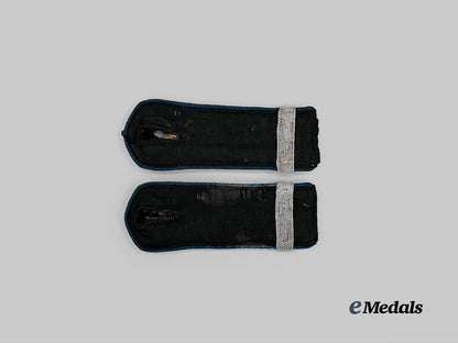 germany,_luftwaffe._a_soldbuch_and_accessories_to_theo_schmidt,_flak-_ersatz-_abteilung33_e_medals__g62780_19