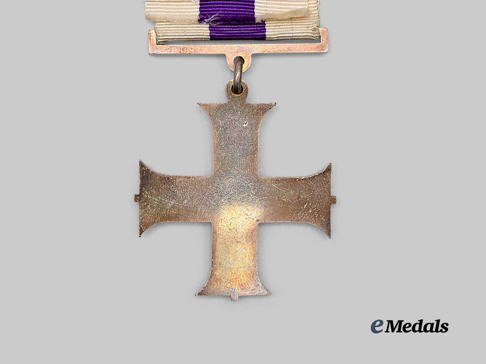 united_kingdom._a_military_cross,_in_case_e_medals__g_b8309_8