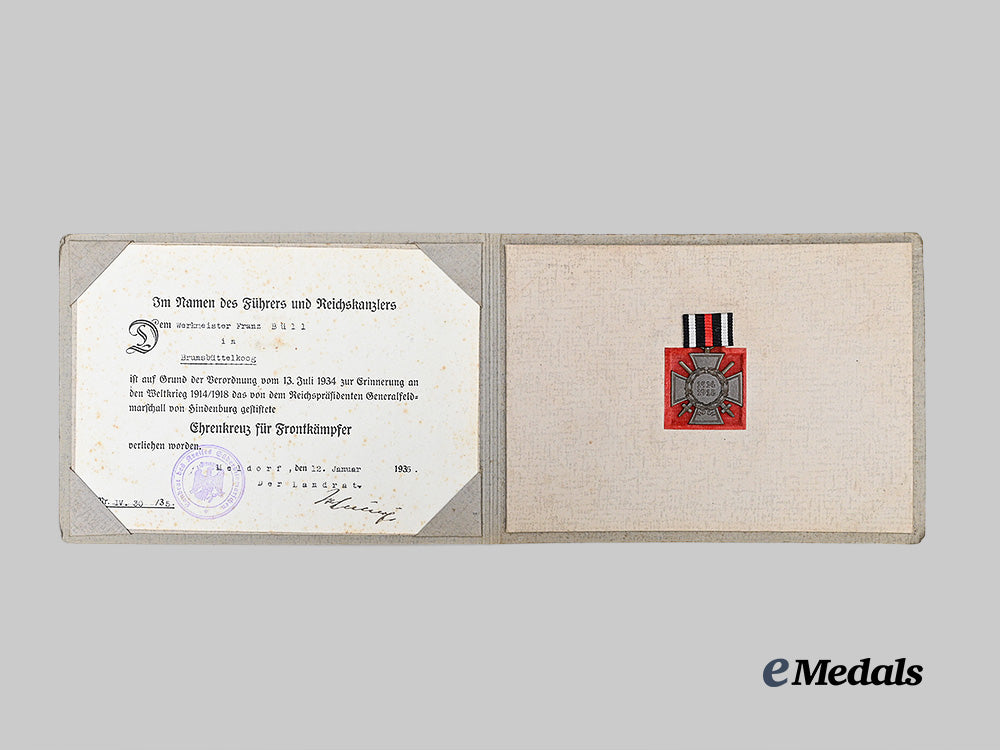 germany,_third_reich._a_pair_of_honour_crosses_of_the_world_war1914/1918_for_combatants,_with_award_documents_and_commemorative_binders_e_medals__g62740_13