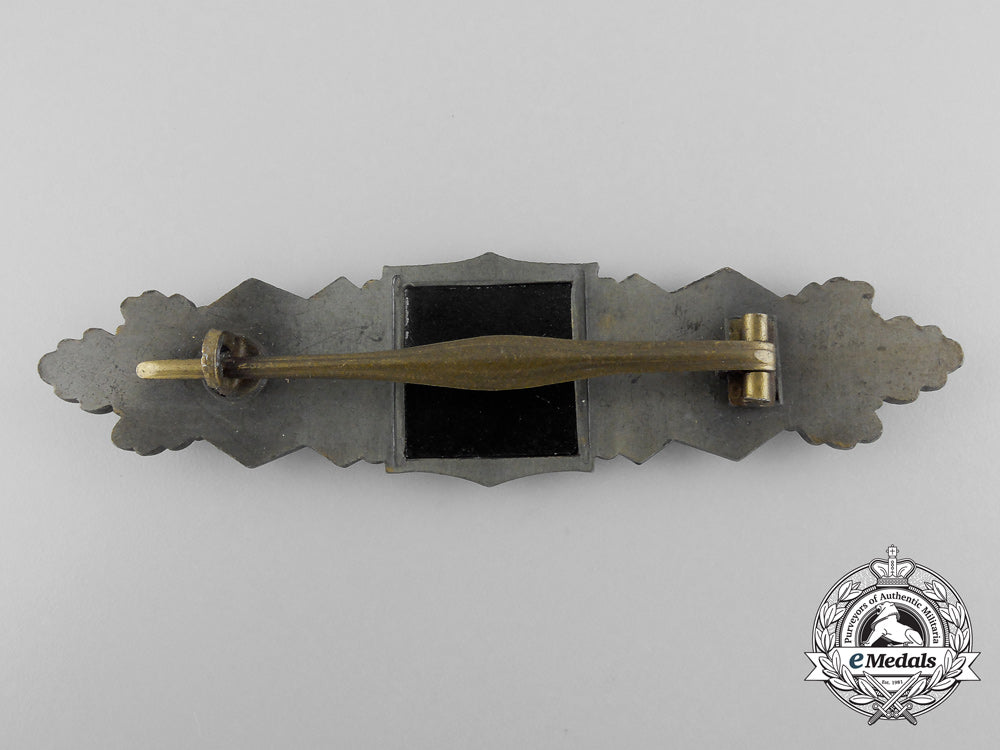 a_bronze_grade_close_combat_clasp_by_steinhauer&_luck_b_0258