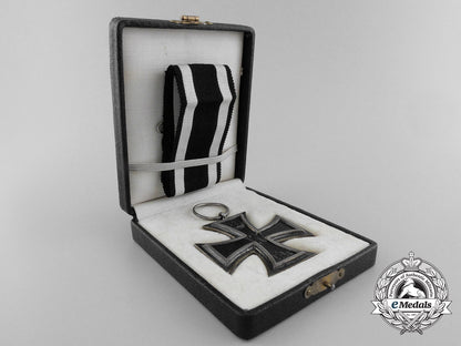 an_iron_cross_second_class1914_with_case&_marked_b_0303