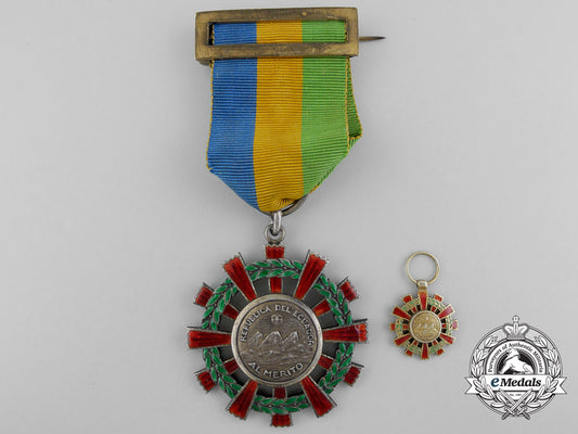 ecuador,_republic._an_order_of_merit;_knight,_by_cejalvo,_c.1945_b_0310