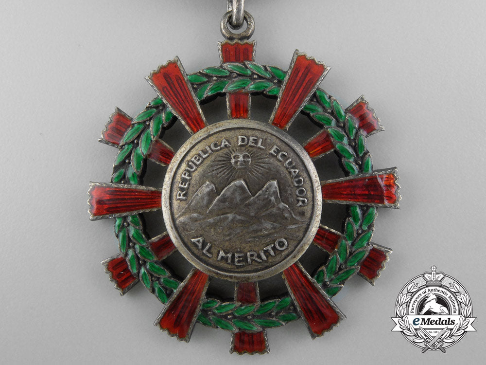ecuador,_republic._an_order_of_merit;_knight,_by_cejalvo,_c.1945_b_0312