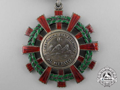 ecuador,_republic._an_order_of_merit;_knight,_by_cejalvo,_c.1945_b_0312