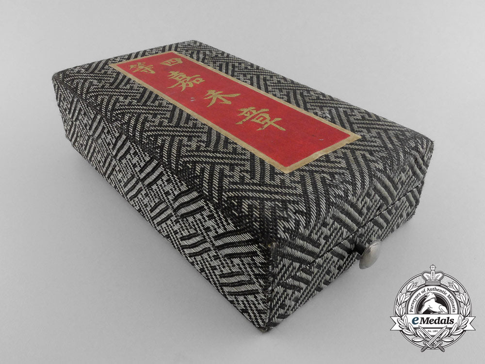 a_chinese_order_of_the_golden_grain;_officer,4_th_class_with_case_b_0664
