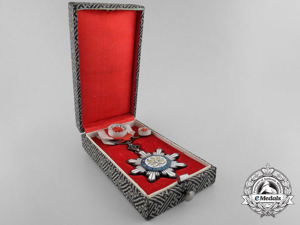 a_chinese_order_of_the_golden_grain;_officer,4_th_class_with_case_b_0665