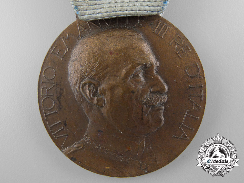 an_italian_air_force_long_service_medal;_bronze_grade_for_ten_years'_service_b_0704