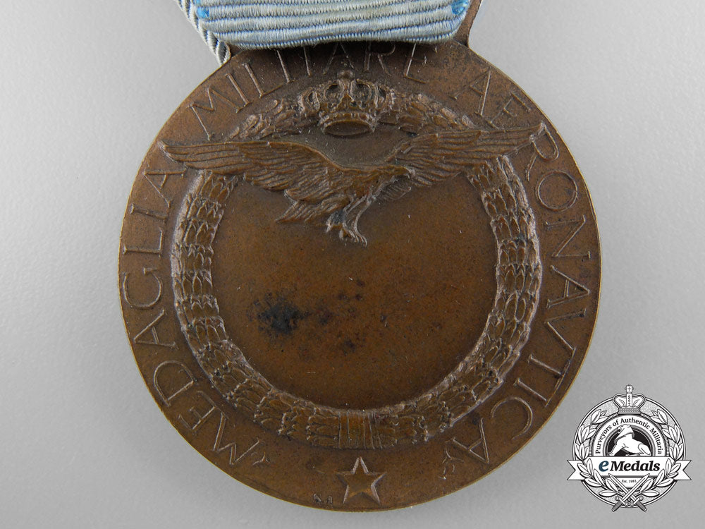 an_italian_air_force_long_service_medal;_bronze_grade_for_ten_years'_service_b_0705