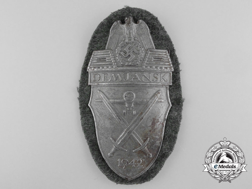 an_army_issue_demjansk_shield_b_1471