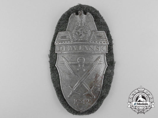 an_army_issue_demjansk_shield_b_1471