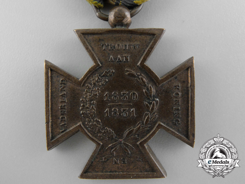 a1830-1831_dutch_hasselt_cross_for_the_belgian_war_b_1585